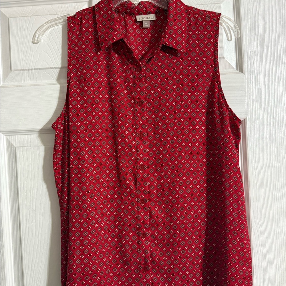 Roz & Ali Red Patterned Sleeveless Button-Down Shirt